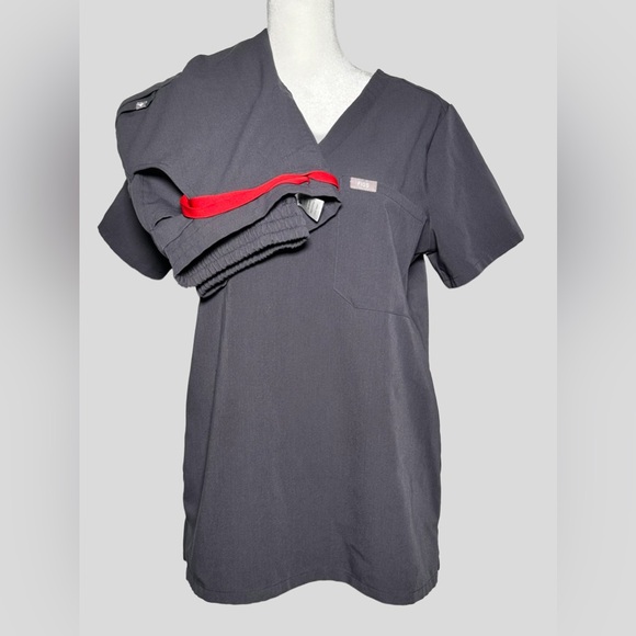 Figs Tops - Figs Charcoal Catarina Scrub Top SMALL & YOLA Skinny Scrub Pants SMALL/TALL